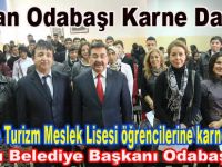 Başkan Odabaşı öğrencilere karne dağıttı