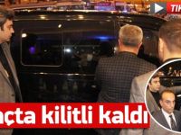 Kılıçdaroğlu araçta kilitli kaldı