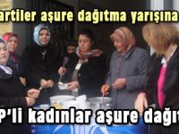 AKPLİ KADINLAR AŞURE DAĞITTI