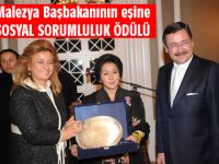 MALEZYA BAŞBAKANININ EŞİNE,  SOSYAL SORUMLULUK ÖDÜLÜ